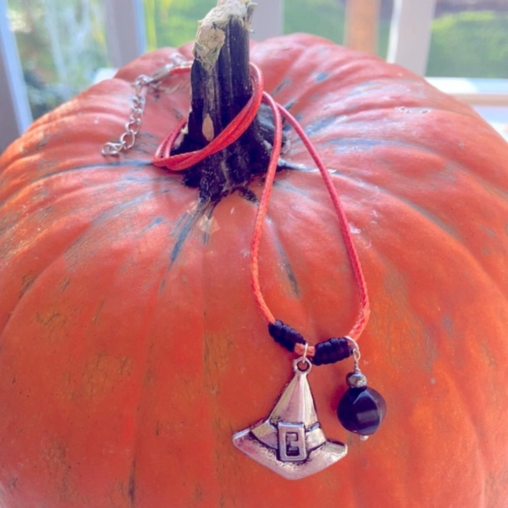 Witch Hat 🧝🏽‍♀️ obsidian gemstone Necklace
